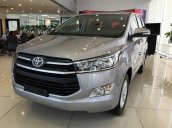 Bán ô tô Toyota Innova E đời 2017, xe mới, màu bạc