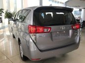 Bán ô tô Toyota Innova E đời 2017, xe mới, màu bạc