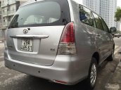 Cần bán Toyota Innova G sản xuất 2011, màu bạc, giá 520tr