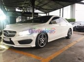 Cần bán Mercedes CLA250 AMG 4Matics đời 2015, màu trắng, nhập khẩu nguyên chiếc, số tự động