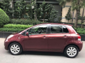 Cần bán xe Toyota Yaris màu đỏ mận, đời 2010