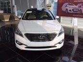 Bán Hyundai Elantra đời 2017, màu trắng