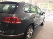 Xe nhập Đức sang trọng Volkswagen Touareg 3.6l GP màu xám (ghi), tặng 289 triệu. LH Hương 0902.608.293