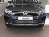 Xe nhập Đức sang trọng Volkswagen Touareg 3.6l GP màu xám (ghi), tặng 289 triệu. LH Hương 0902.608.293
