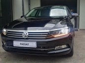 Dòng Sedan nhập Đức Volkswagen Passat 1.6L bản S năm 2016, màu đen, cạnh tranh với Camry 2.5Q, LH 0902608293