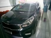 Cần bán gấp Kia Rondo GAT đăng ký 2017, màu xanh lam còn mới, giá tốt 700 triệu