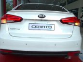 Cần bán Kia Cerato 1.6AT đời 2017, màu trắng
