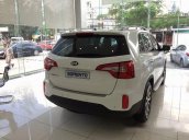 Bán ô tô Kia Sorento GATH đời 2017, màu trắng giá cạnh tranh