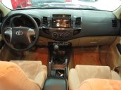 Cần bán Toyota Fortuner 2.5G đời 2014, màu xám (ghi)