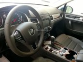 Dòng SUV nhập Đức Volkswagen Touareg 3.6l GP, màu bạc. LH Hương 0902.608.293