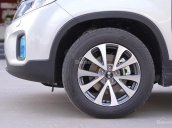 Bán xe Kia Sorento DATH màu trắng đời 2018, 939tr, số tự động, giá khuyến mãi