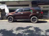 Gia đình bán Toyota Fortuner đời 2016, màu đỏ