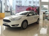 Bán ô tô Ford Focus 1.5L Ecoboost Trend năm 2018, đủ màu giá tốt giao xe ngay tặng Iphone 7