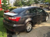 Cần bán Kia Rio đời 2017, màu ghi vàng  