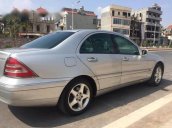 Cần bán gấp Mercedes đời 2003 ít sử dụng