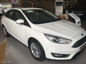 Ford Long Biên cần bán xe Ford Focus Titanium 1.5 AT Sedan đời 2017, đủ màu giao ngay 0944.844.800