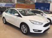 Cần bán Ford Focus Trend đời 2017, màu trắng, giá chỉ 600 triệu