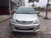 Bán ô tô Toyota Innova G đời 2011, màu bạc, xe đẹp thủ tục nhanh gọn, hỗ trợ trả góp