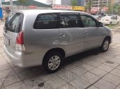 Bán ô tô Toyota Innova G đời 2011, màu bạc, xe đẹp thủ tục nhanh gọn, hỗ trợ trả góp