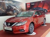 Cần bán Nissan Teana năm 2017, màu đỏ