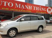 Bán Toyota Innova 2.0V AT đời 2011, màu bạc