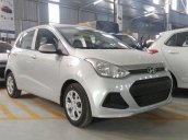 Cần bán Hyundai Grand i10 1.0 MT đời 2017, màu bạc giá cạnh tranh