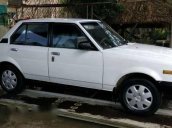 Gia đình bán Toyota Corolla đời 1983, màu trắng