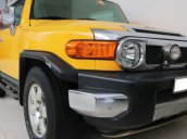 Cần bán xe Toyota FJ Cruiser, Sx 2007, màu vàng, nội thất đen, ghế bọc nỉ