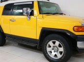 Cần bán xe Toyota FJ Cruiser, Sx 2007, màu vàng, nội thất đen, ghế bọc nỉ