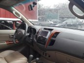 Bán Toyota Fortuner đời 2010, màu đen