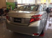 Bán xe Toyota Vios đời 2017, xe mới, màu bạc