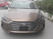 Mua Hyundai Elantra 2.0AT 2017 đủ màu, xe giao ngay, tặng ngay bảo hiểm thân xe, LH: 0978.656.301