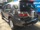 Cần bán gấp Toyota Fortuner 2.7V 2011, màu xám