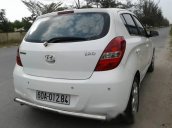 Cần bán gấp Hyundai i20 năm 2011, màu trắng chính chủ