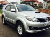 Bán xe cũ Toyota Fortuner năm 2013, màu bạc còn mới