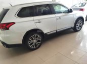 Bán xe Mitsubishi Outlander 2.4 đời 2017, màu trắng, xe nhập