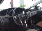 Bán xe Toyota Innova 2.0E 2017, khuyến mãi cực tốt tại TPHCM, xe 8 chỗ gia đình