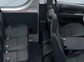 Cần bán xe Toyota Hiace năm 2017, màu trắng