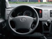 Cần bán xe Toyota Hiace năm 2017, màu trắng