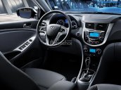 Cần bán Hyundai Santa Fe đời 2017, màu trắng