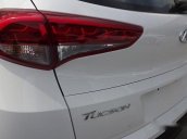 Bán xe Hyundai Tucson 2WD bản ĐB 2017, màu trắng