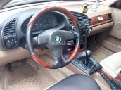 Cần bán xe BMW 323i 320i sản xuất 1996, màu trắng nhập khẩu nguyên chiếc, giá tốt 165 triệu