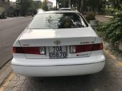 Bán xe cũ Toyota Camry đời 2000, màu trắng, nhập khẩu