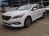 Bán xe Hyundai Sonata 2.0 AT đời 2017, màu trắng, xe nhập