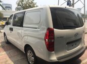 Cần bán Hyundai Starex đời 2017, màu trắng, nhập khẩu, giá 801tr