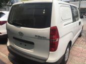 Cần bán Hyundai Starex đời 2017, màu trắng, nhập khẩu, giá 801tr