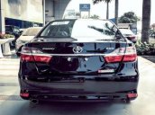 Cần bán Toyota Camry Q đời 2017, màu đen