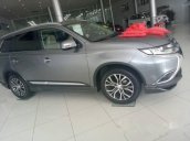 Bán ô tô Mitsubishi Outlander đời 2017, màu xám, 300tr