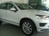 SUV thể thao với những đường cong quyến rũ. Chung khung gầm Audi Q7, Porsche - LH: 0983482113 gặp Phúc