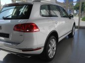 SUV thể thao với những đường cong quyến rũ. Chung khung gầm Audi Q7, Porsche - LH: 0983482113 gặp Phúc